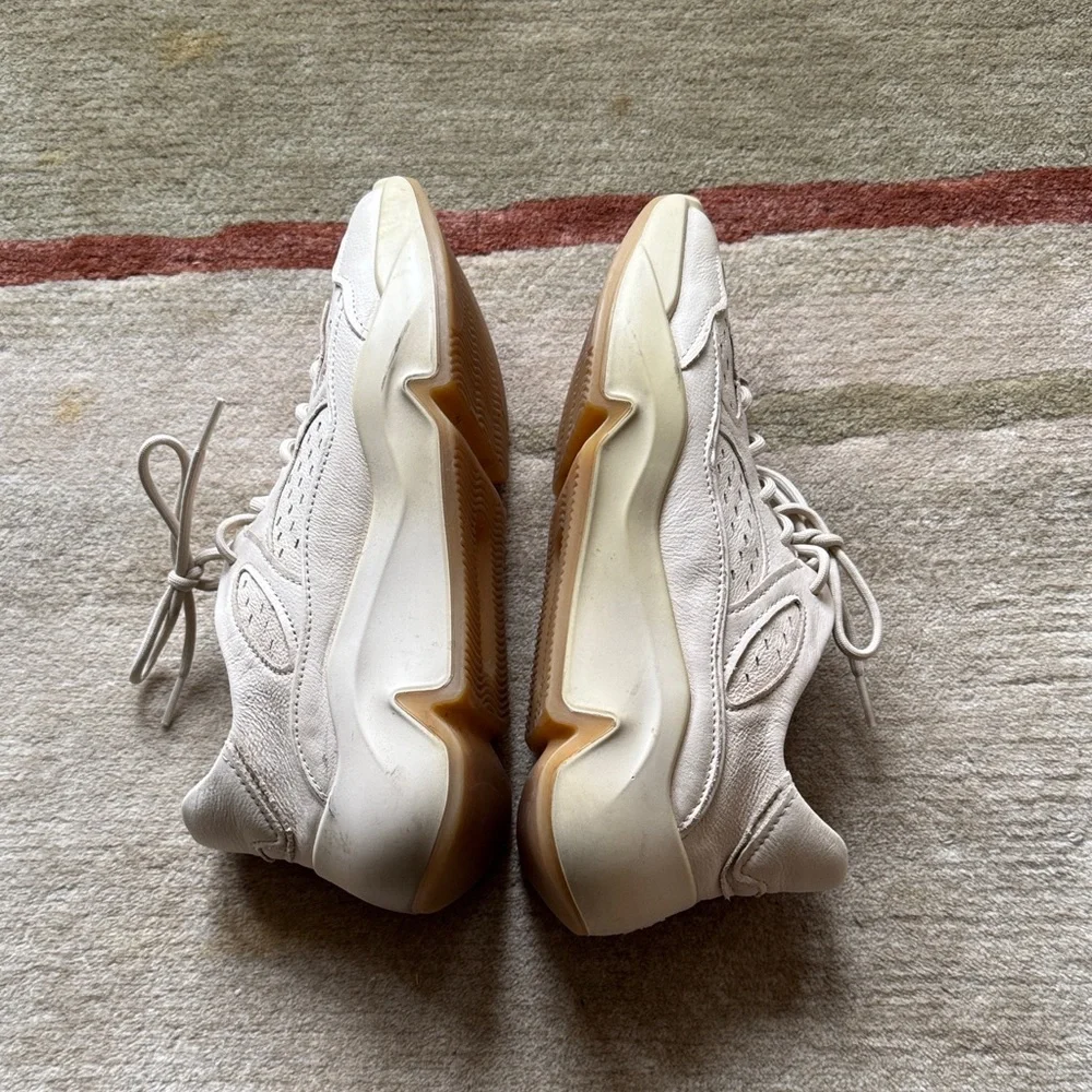 ECCO size 38 (fits like 8 or 8.5) Women’s chunky sneaker in beige